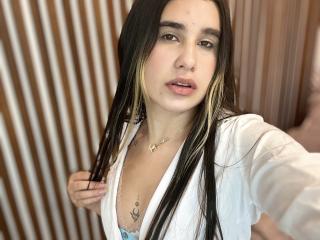 Xem hồ sơ đầy đủ của KatieDesirX