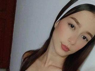 Xem hồ sơ đầy đủ của ElyraBloom