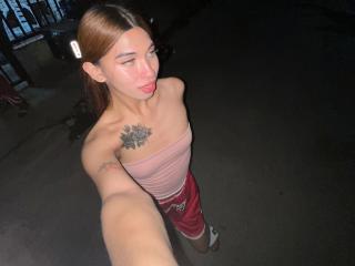 Xem hồ sơ đầy đủ của urhugecock-hot