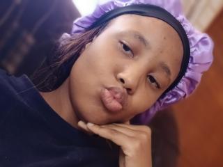 Vedere il profilo completo di CuteLarona