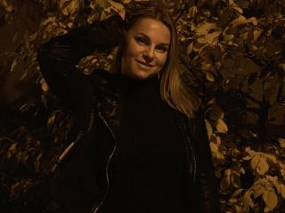 Vedere il profilo completo di BelleLisaG