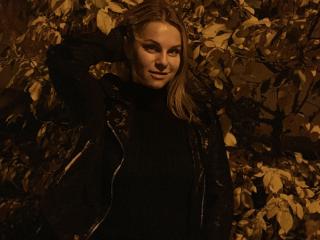 Vedere il profilo completo di BelleLisaG