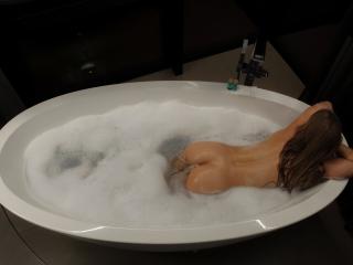 Vedere il profilo completo di lanarayes-hot