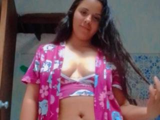 انظر إلى الملف المفصل لـ RosieTurner