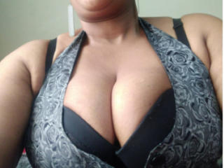 انظر إلى الملف المفصل لـ MyDdBoobies