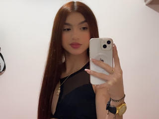 انظر إلى الملف المفصل لـ MilanMoon