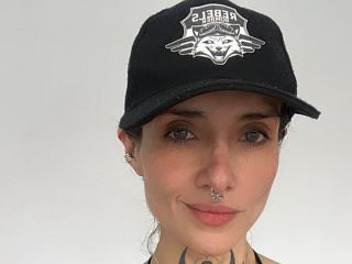 Yksityiskohtaiset tiedot mallista EmaLeBlanc