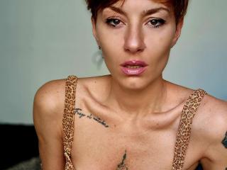 Yksityiskohtaiset tiedot mallista DreamityCamy