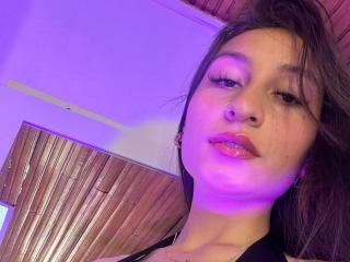 См. подробные сведения о модели MaddyCarina