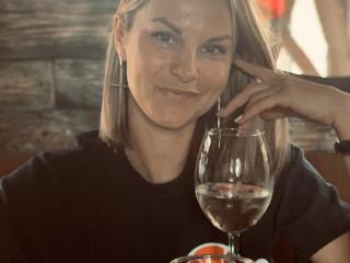 См. подробные сведения о модели BelleLisaG