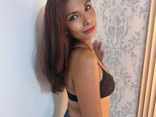 Se komplett profil för RoxaneMoore