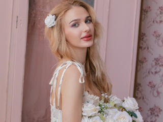 Se komplett profil för FloraDavis