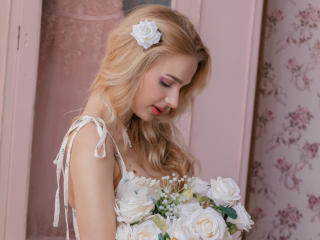 Se komplett profil för FloraDavis