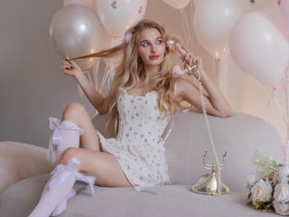 Ver a ficha detalhada de FloraDavis