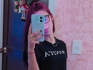 Se komplett profil för ValerieWoods