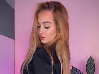 Ver a ficha detalhada de ElyssaWetX