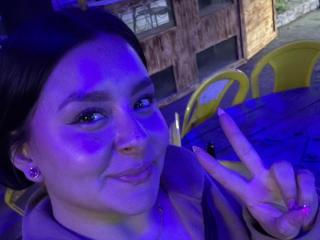 EmaJames에 대한 상세사항 보기