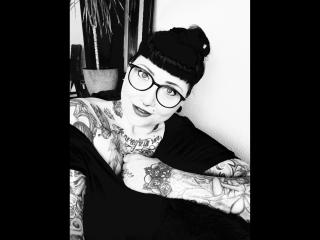 StrengeTante-hot에 대한 상세사항 보기