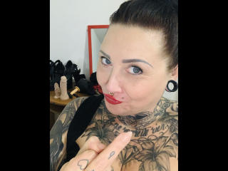 StrengeTante-hot에 대한 상세사항 보기