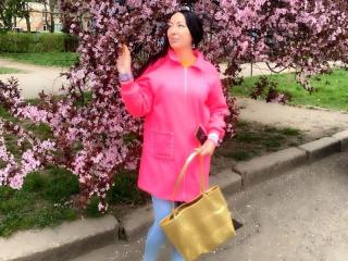 Se komplett profil för MirandaHott69