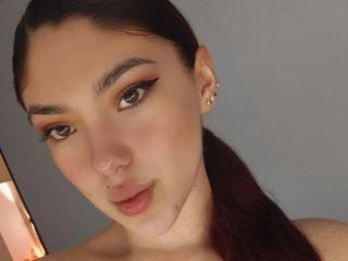 Se komplett profil för DaphneLenoir