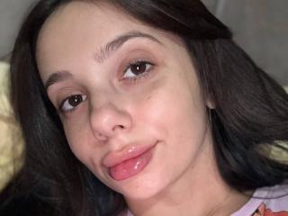 Ver a ficha detalhada de AishaBee