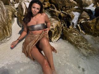 Ver a ficha detalhada de AishaBee