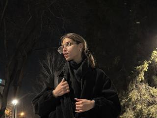 Podívejte se na podrobnou kartu DinorahYanke