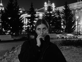 Podívejte se na podrobnou kartu DinorahYanke