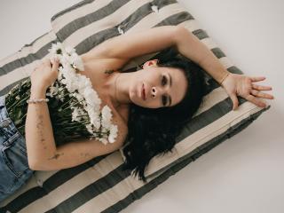 Podívejte se na podrobnou kartu JasmineKouch