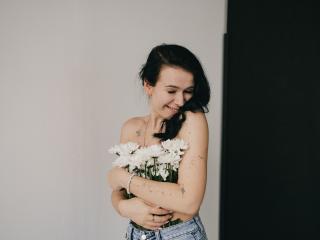 Podívejte se na podrobnou kartu JasmineKouch