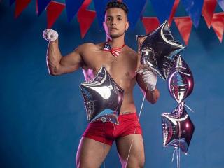 Podívejte se na podrobnou kartu KirkTyler