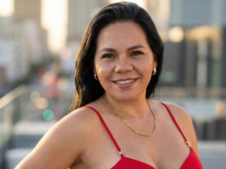 Podívejte se na podrobnou kartu KinkyMaturee