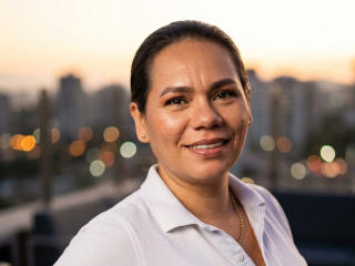 Podívejte se na podrobnou kartu KinkyMaturee