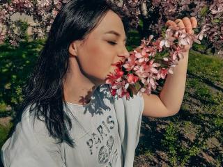 Detaillierten Steckbrief von Yasinia ansehen