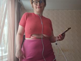 Podívejte se na podrobnou kartu SabrinaShine