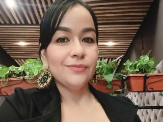 Lásd a TamaraFoxy teljes profilját