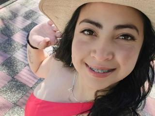 Ver la ficha detallada de AlanaWest