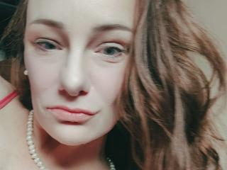 Yksityiskohtaiset tiedot mallista JulieSqualor