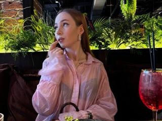 Yksityiskohtaiset tiedot mallista AlonaHadcock