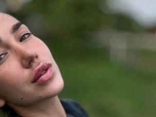 Yksityiskohtaiset tiedot mallista AraiaSheri