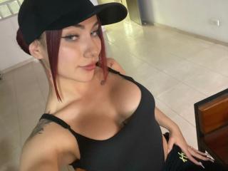 Yksityiskohtaiset tiedot mallista ValeryHarllow