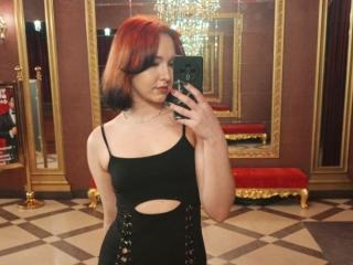 Yksityiskohtaiset tiedot mallista DinahLackey