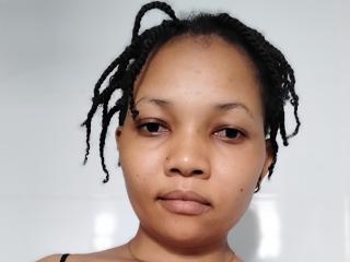 Yksityiskohtaiset tiedot mallista NessieCecily