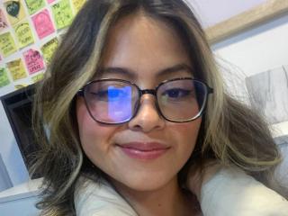 Yksityiskohtaiset tiedot mallista AnittaRouses