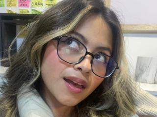 Yksityiskohtaiset tiedot mallista AnittaRouses