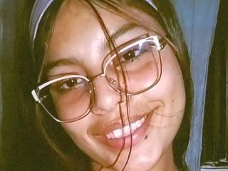 Yksityiskohtaiset tiedot mallista AlyssaGreen