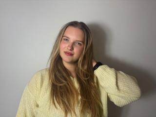 Yksityiskohtaiset tiedot mallista RosePlayful69