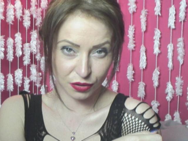KathyVonk - Chat xXx with this Girl with regular tits 