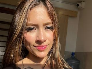 Se komplett profil för AfroditaWild